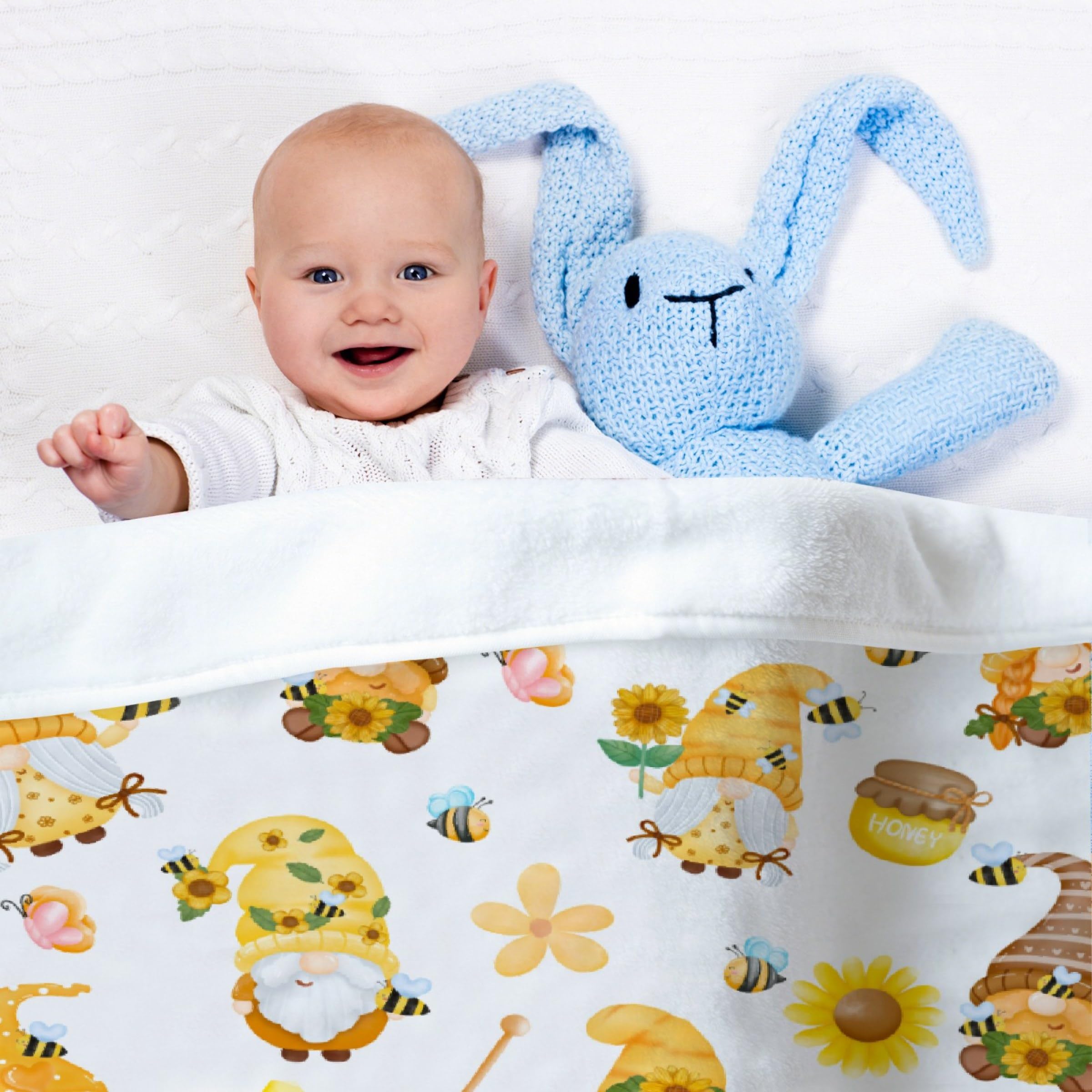 SUPERICH Gnome Bee blanket in gift box emphasizes ideal gift option.