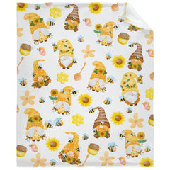 SUPERICH Gnome Bee blanket: soft texture close-up for gentle baby skin.