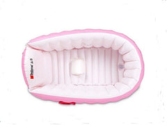 SuperLi tub's side pocket keeps phone and small items dry.
