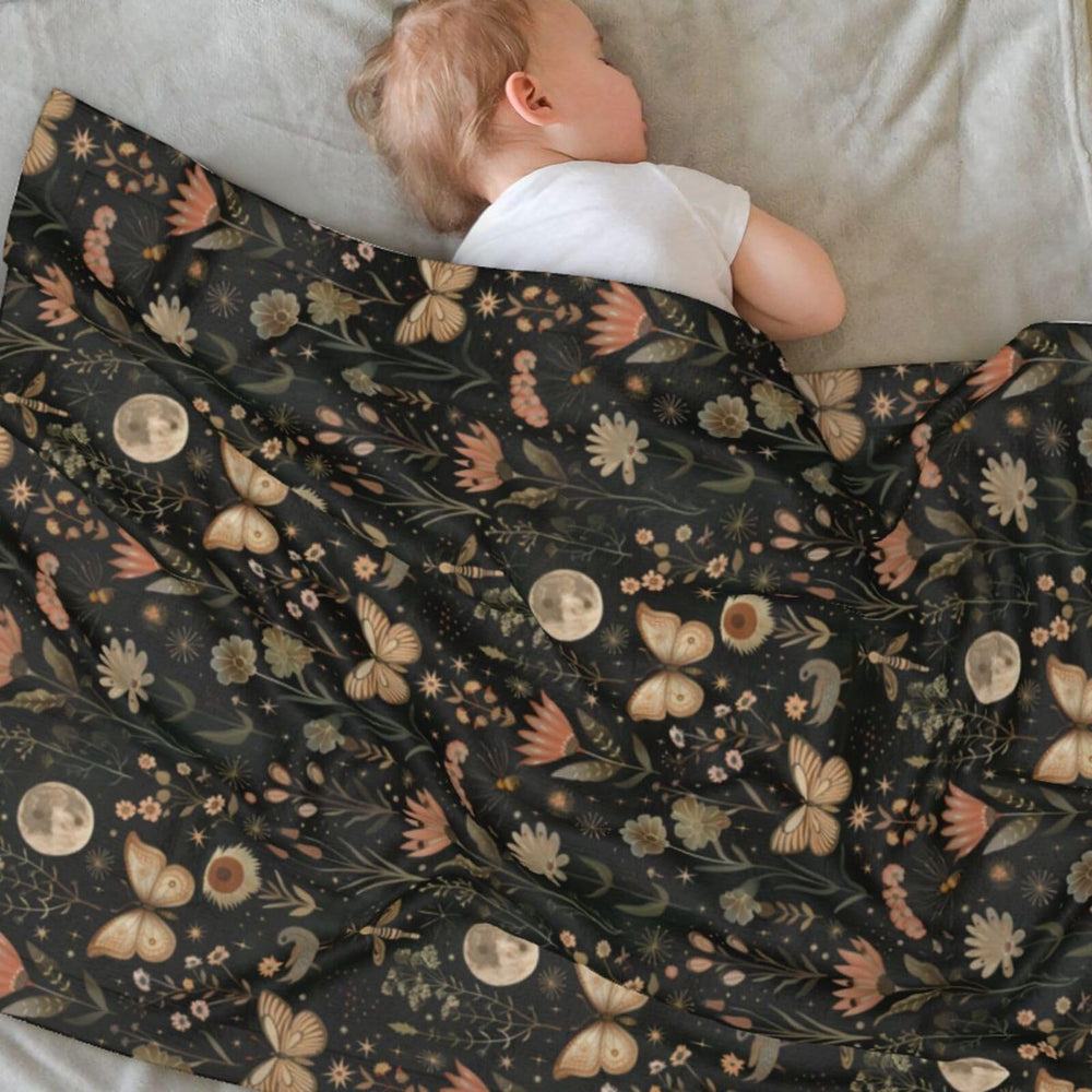 SUPLUCHOM vintage graphic close-up shows soft plush texture