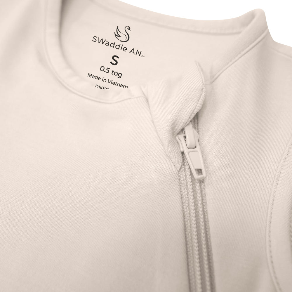 SWaddle AN side zipper design for easy one-handed diaper changes