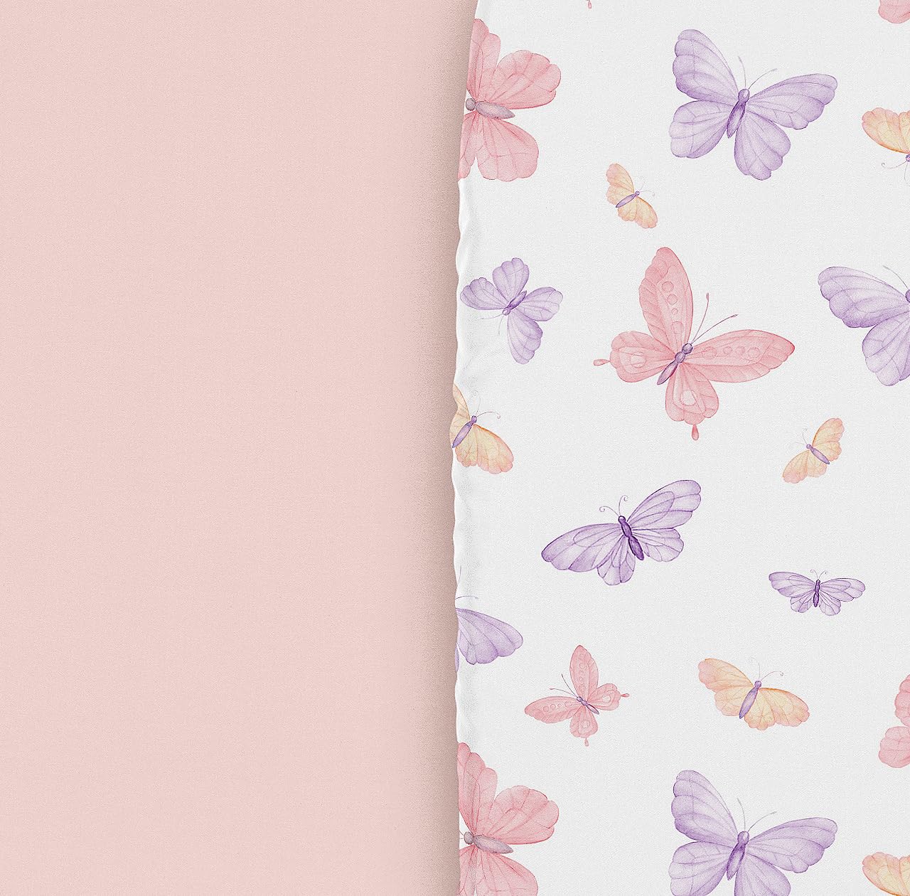 Sweet Jojo Designs fits oval, hourglass, and rectangular bassinets securely.