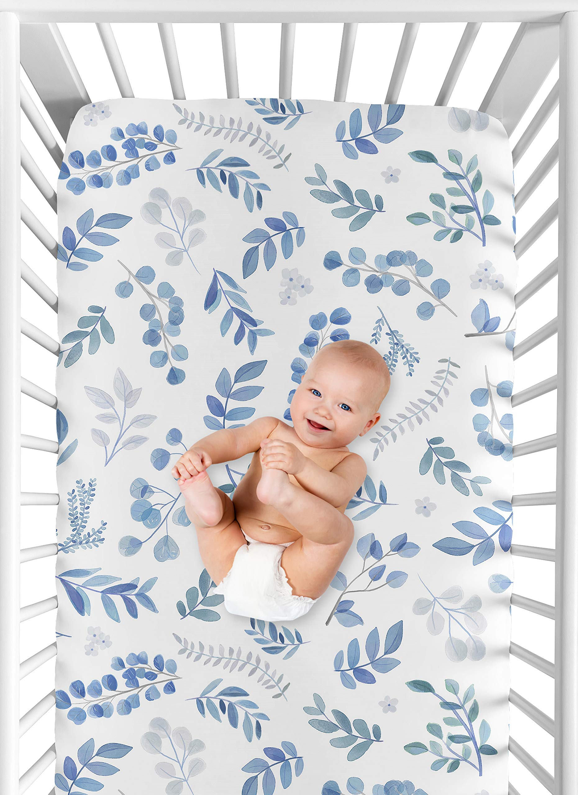 Sweet Jojo Designs sheet is easy to machine wash and dry for busy nurseries.