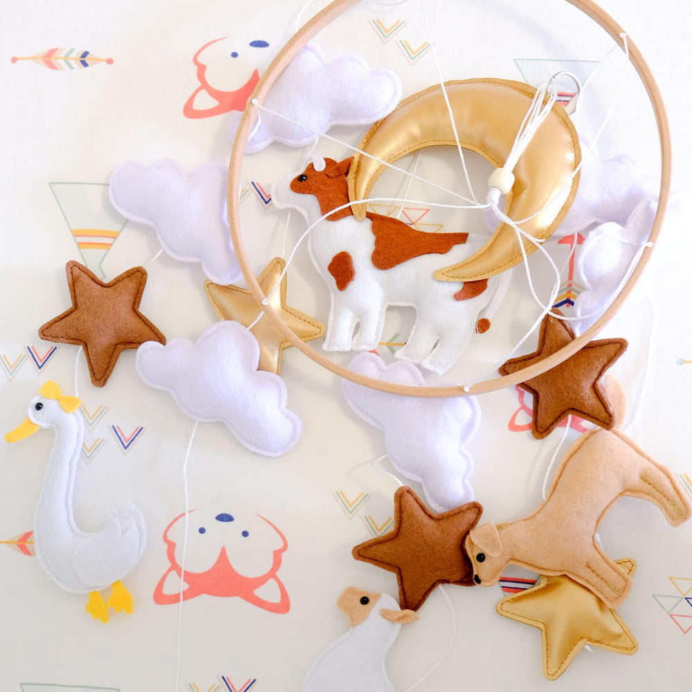 Sweety Baby farm animals mobile pack-and-play compatible for versatile setups
