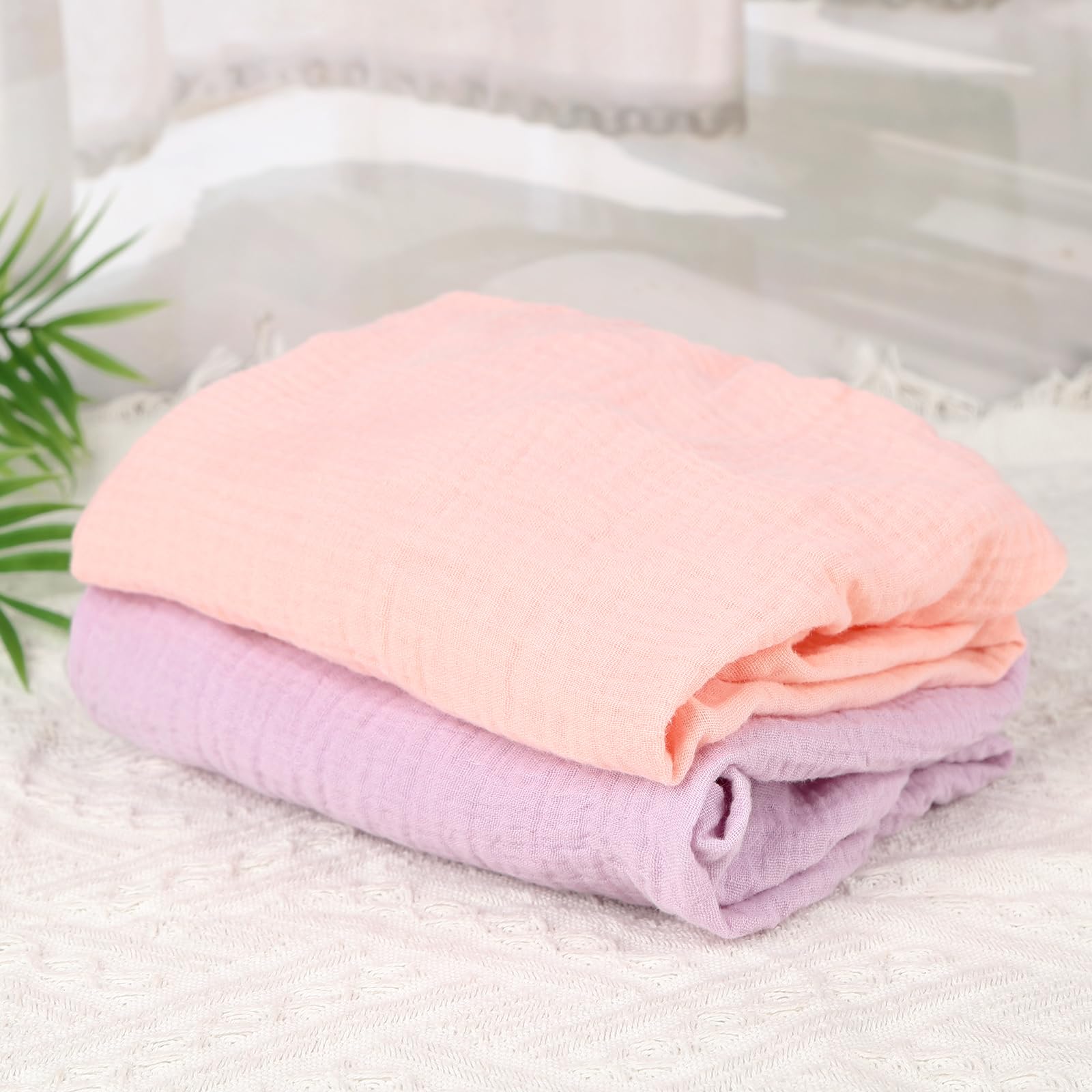 Synrroe fitted sheet with elastic edge stays in place during movement.