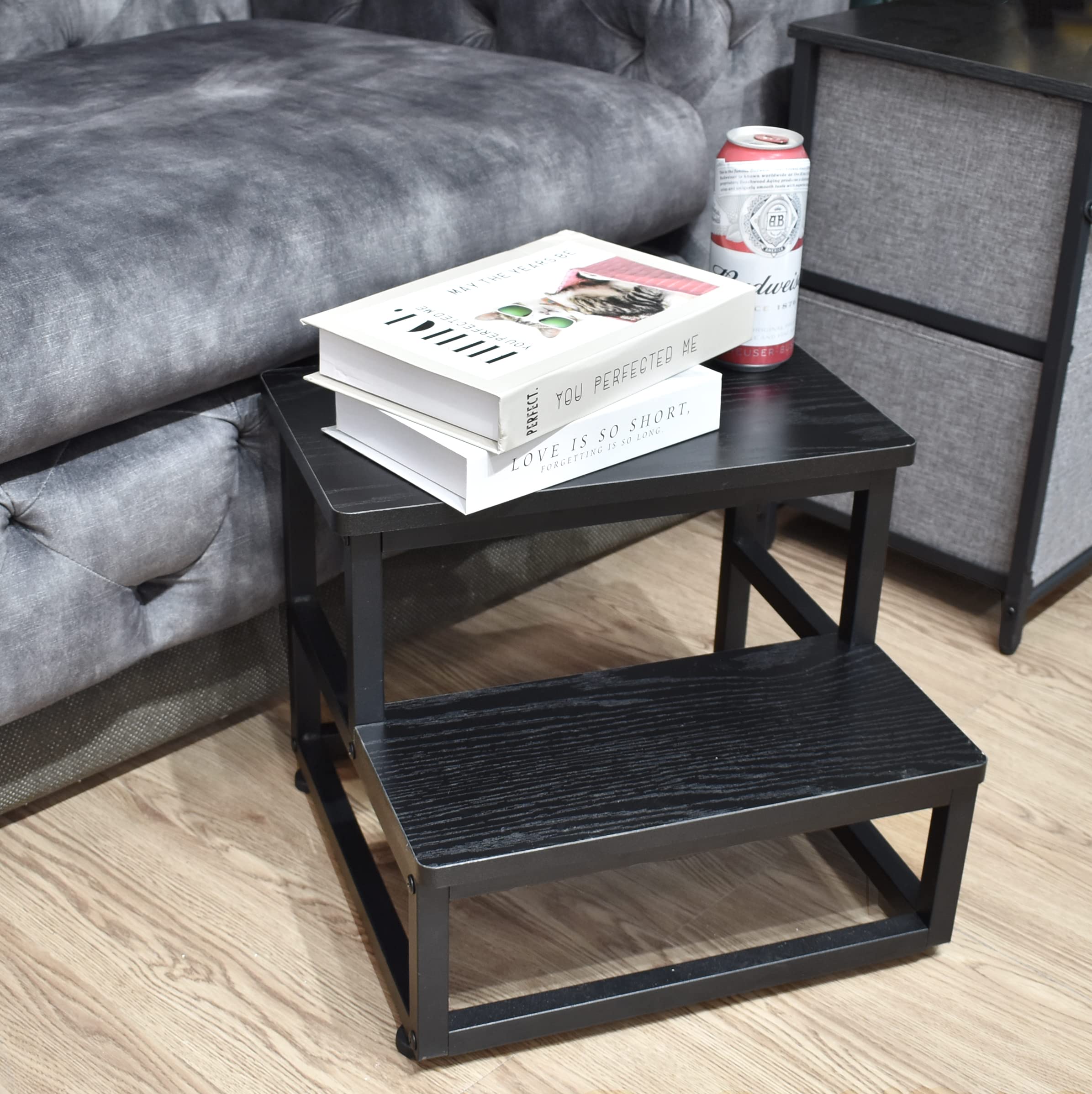 SZLHANJZ textured, anti-slip steps reduce slips during use.