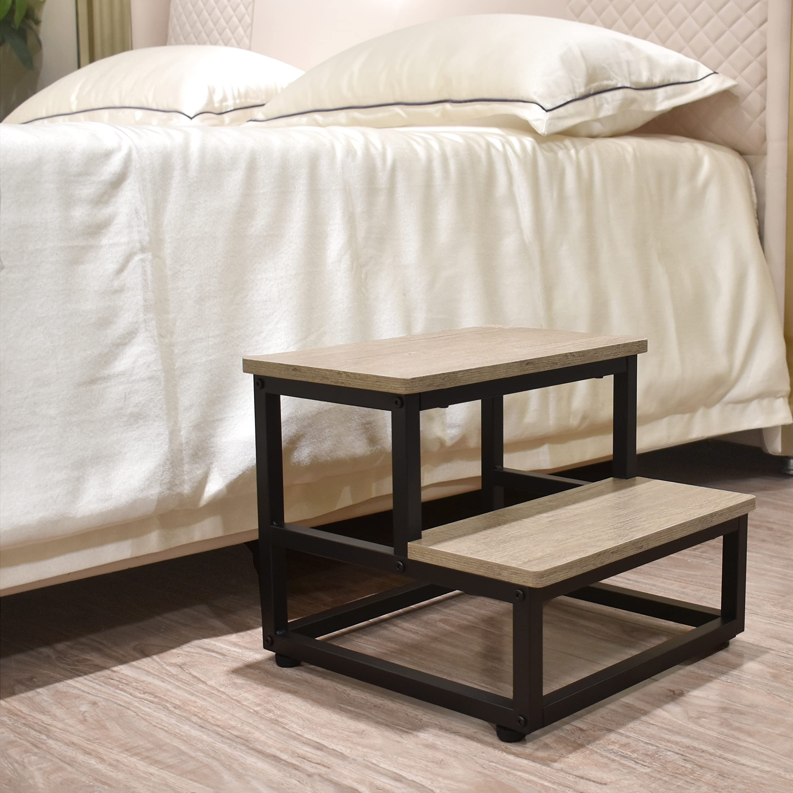 SZLHANJZ step stool top with rough texture to improve grip.