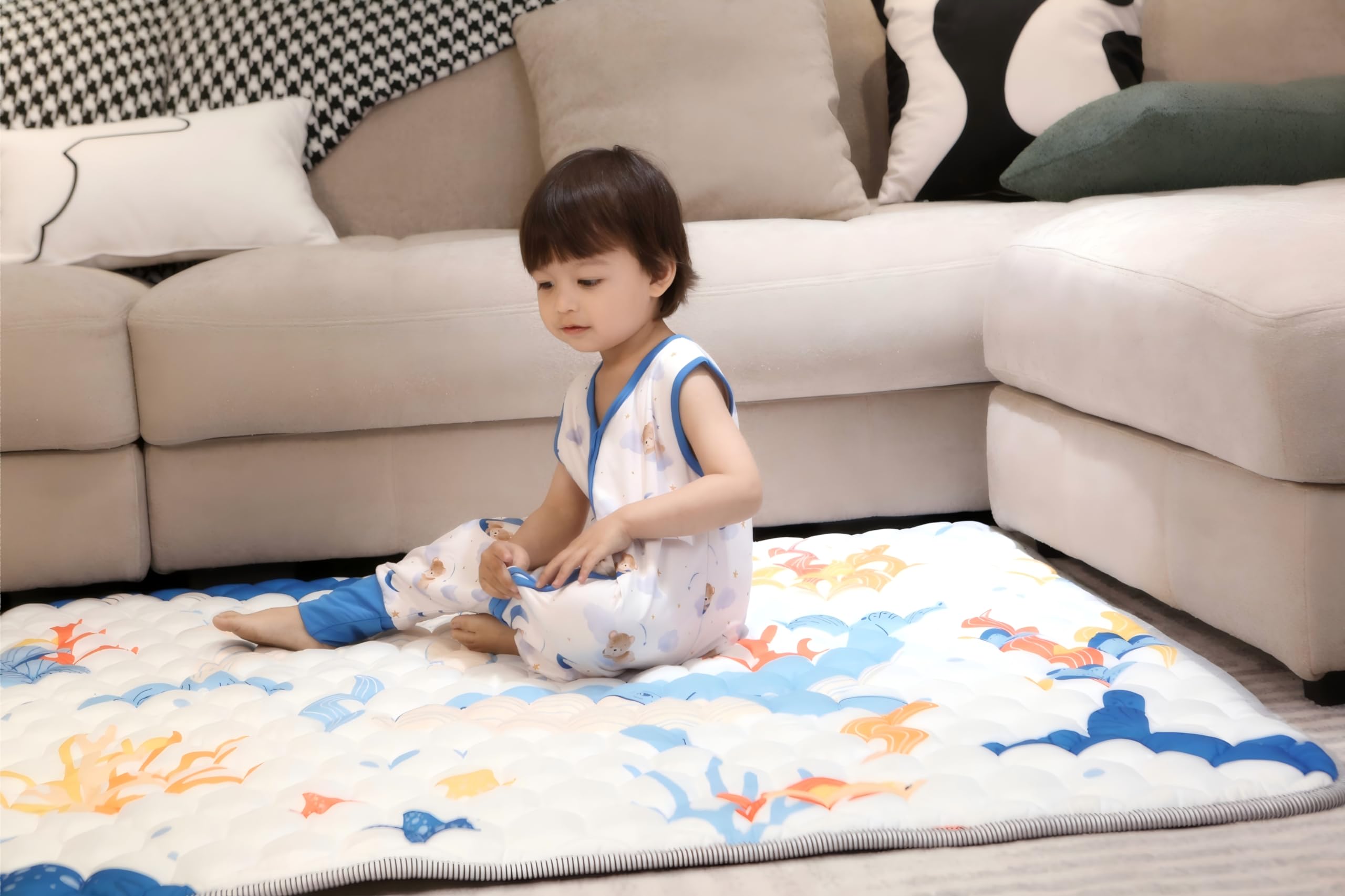 TADO MUSLIN whale print mat shows non-slip backing for secure play