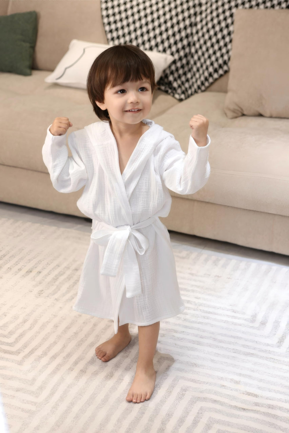 TADO MUSLIN detachable waist tie provides secure, adjustable fit.