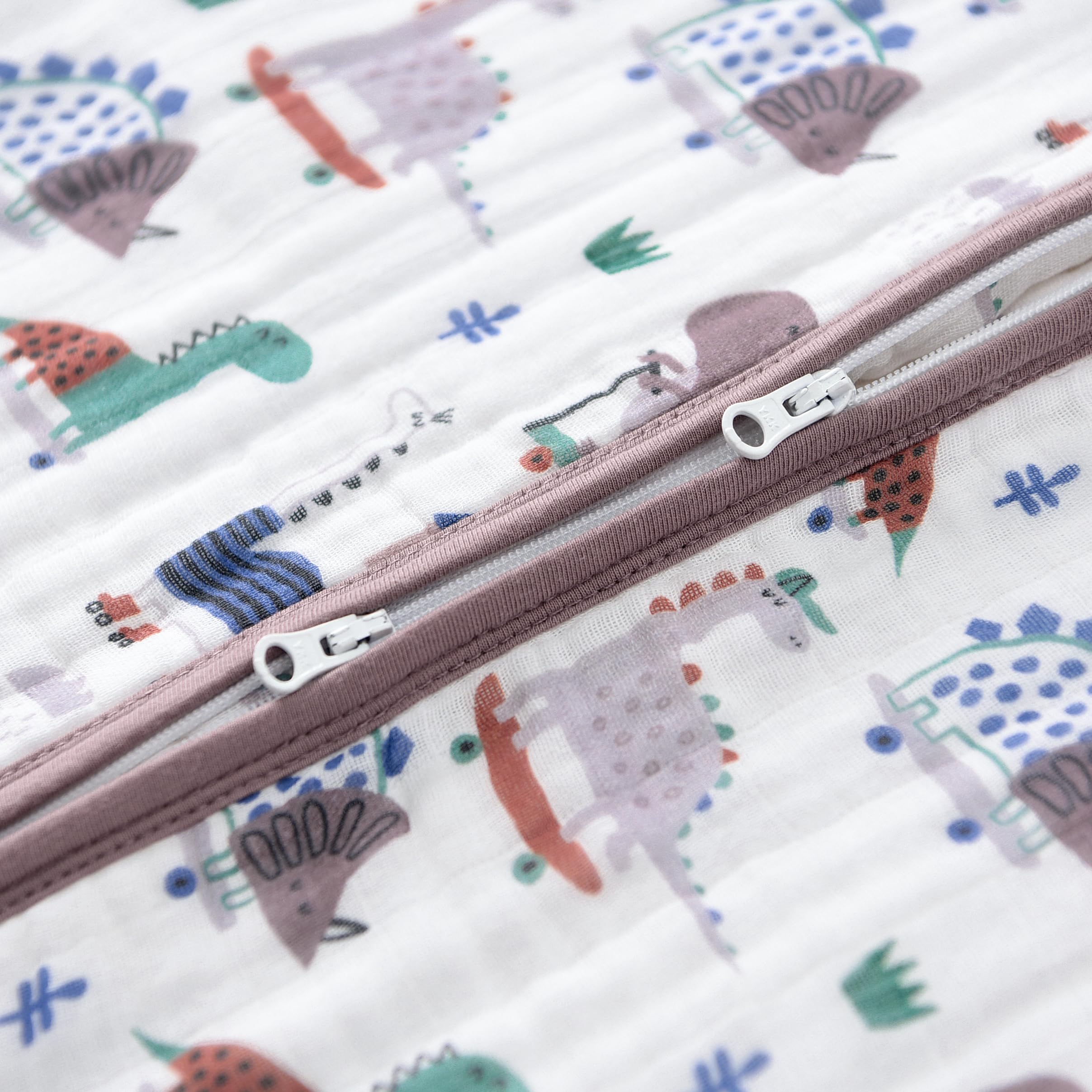 TADO MUSLIN durable stitching along seams supports long-lasting use.
