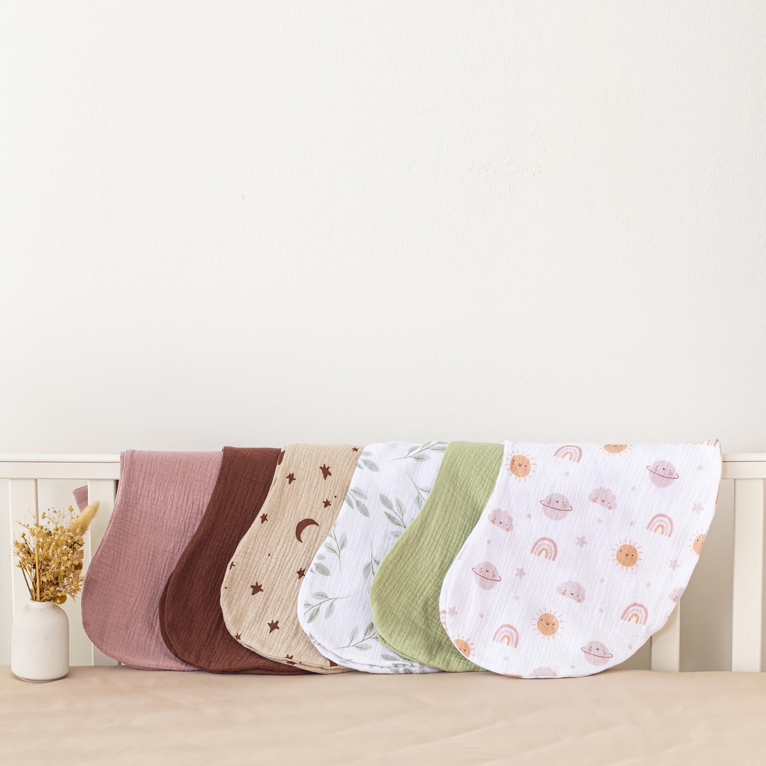TADO MUSLIN hidden zipper pillow cover for secure fit during feeding.