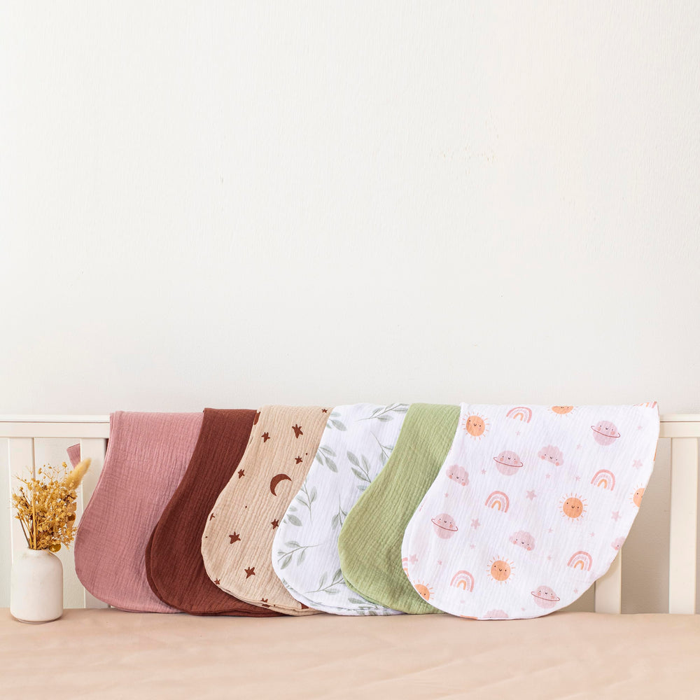 TADO MUSLIN hidden zipper pillow cover for secure fit during feeding.
