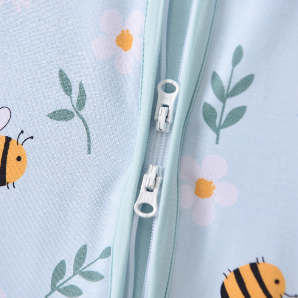 TADO MUSLIN legs-open design supports natural movement for toddlers.