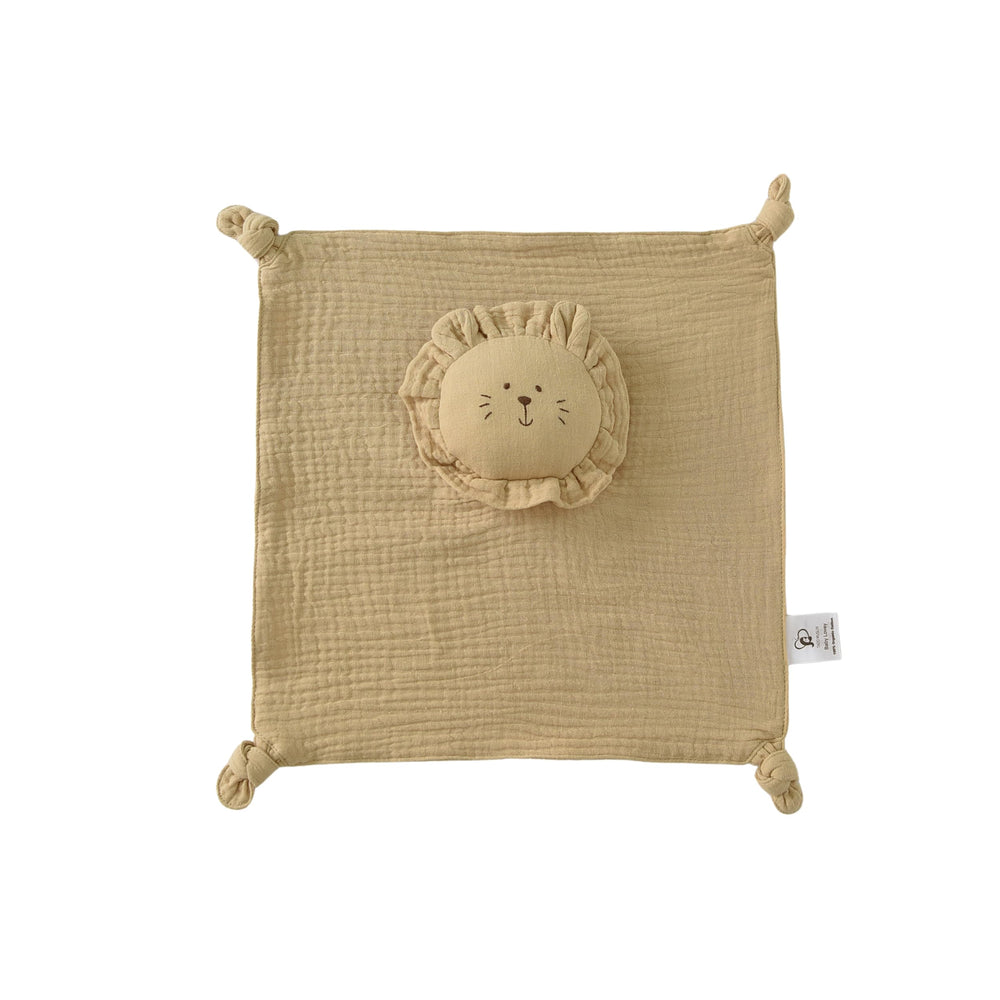TADO MUSLIN Lion Lovey head offers comforting familiarity during naps.