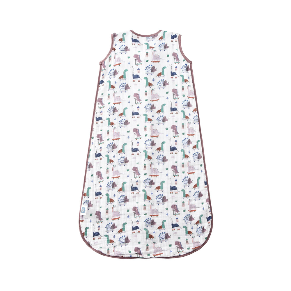 TADO MUSLIN safety chin tab protects delicate skin.