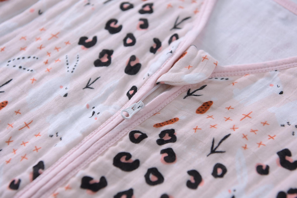 TADO MUSLIN size 2-4T fits toddlers 35.5 to 41.5 inches tall.