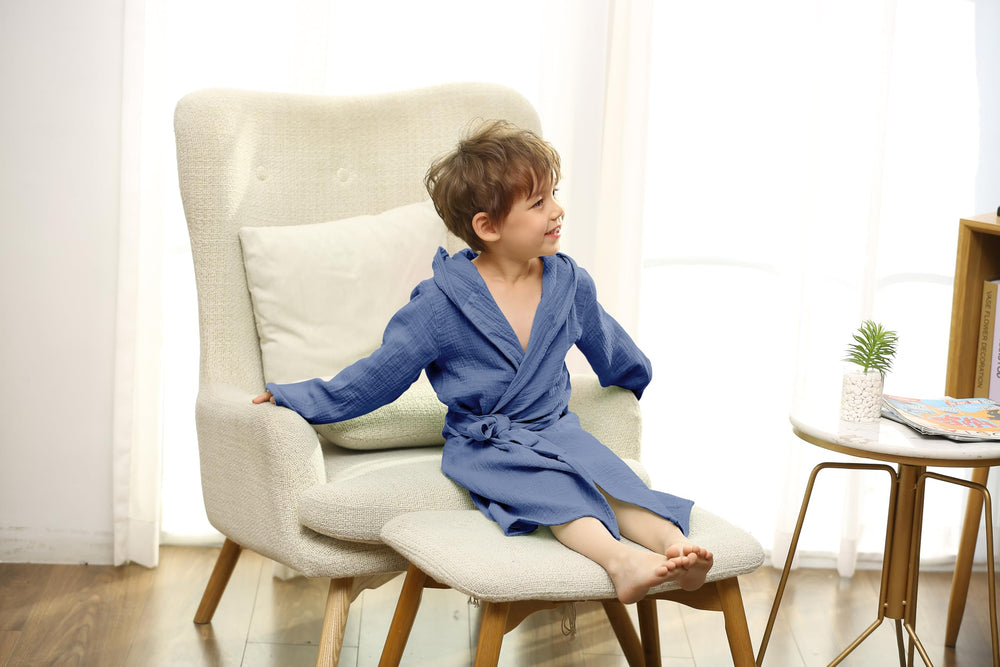 TADO MUSLIN absorbent design demonstrates quick drying for toddlers.