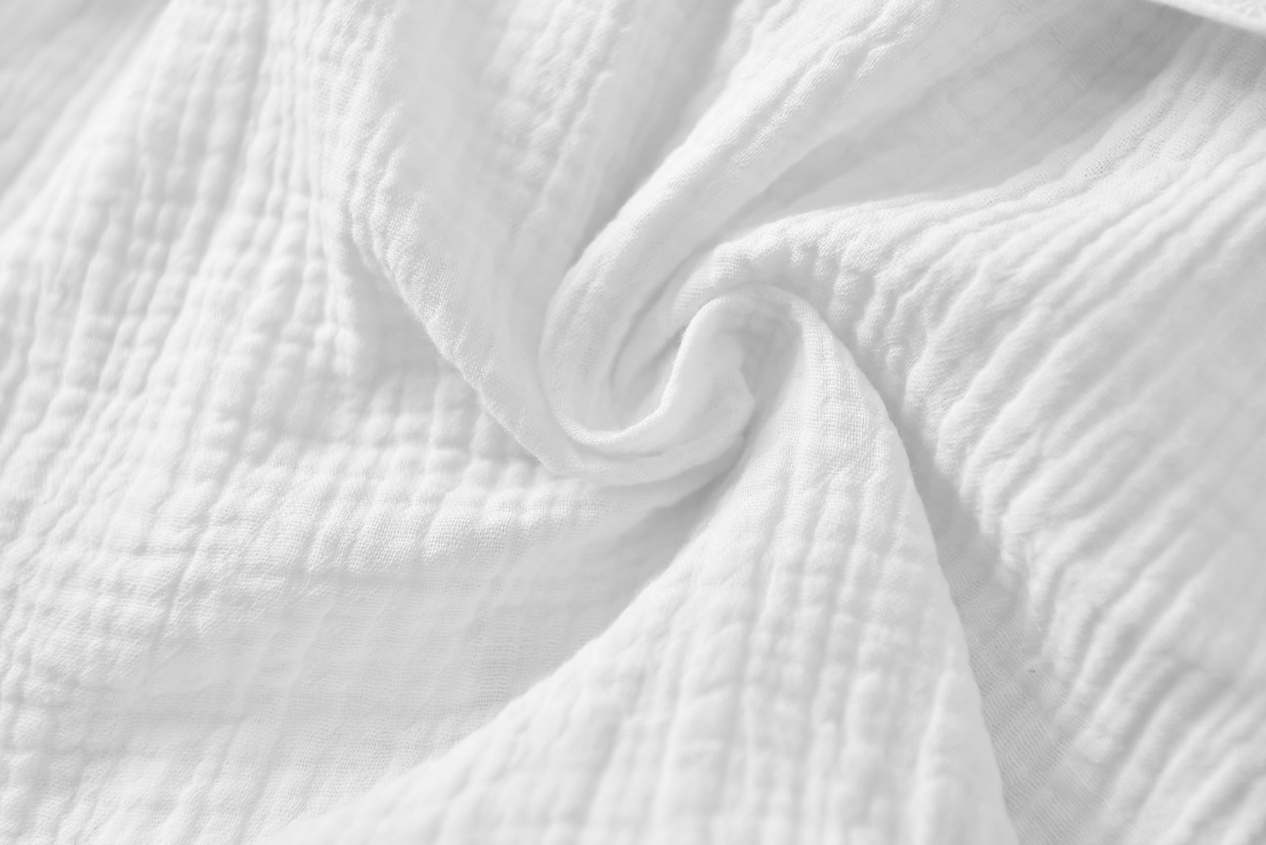 TADO MUSLIN unisex toddler robe suitable for boys and girls.
