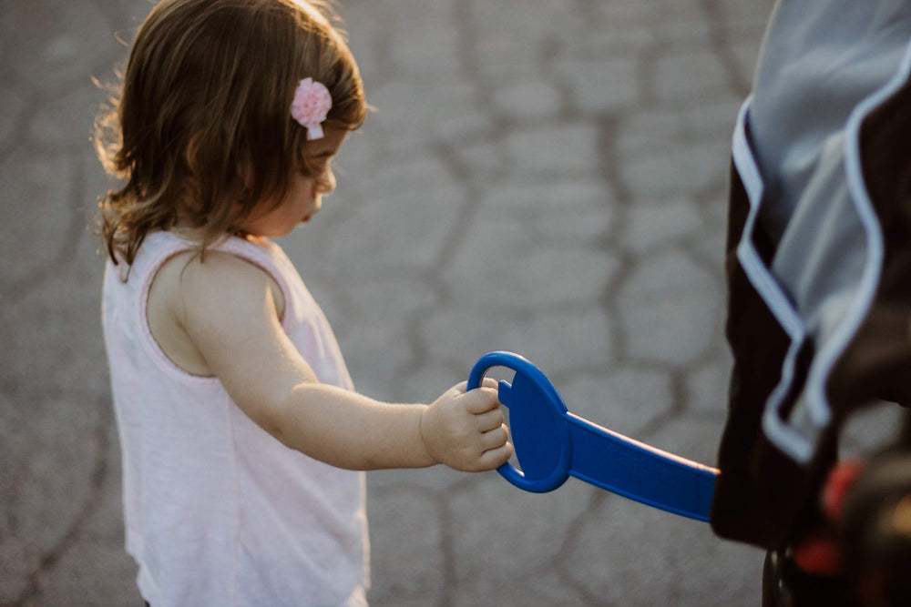 TagalongKids tagalong-shopping-cart-handle-attachment provides safe, near ergonomic use in busy stores