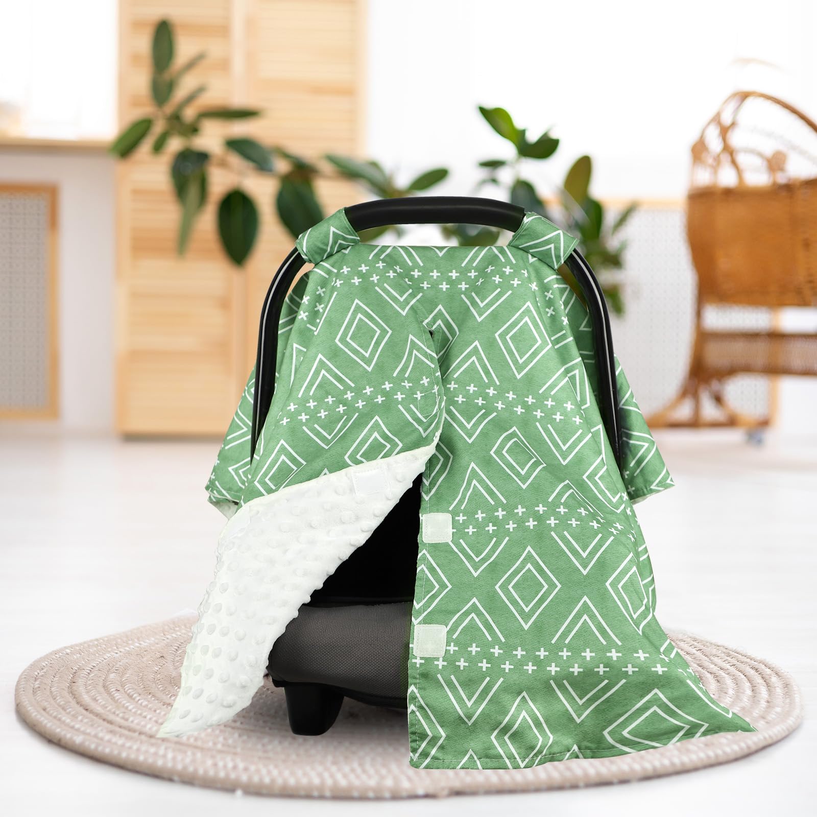 TANOFAR soft Minky blanket adds cozy warmth for baby.