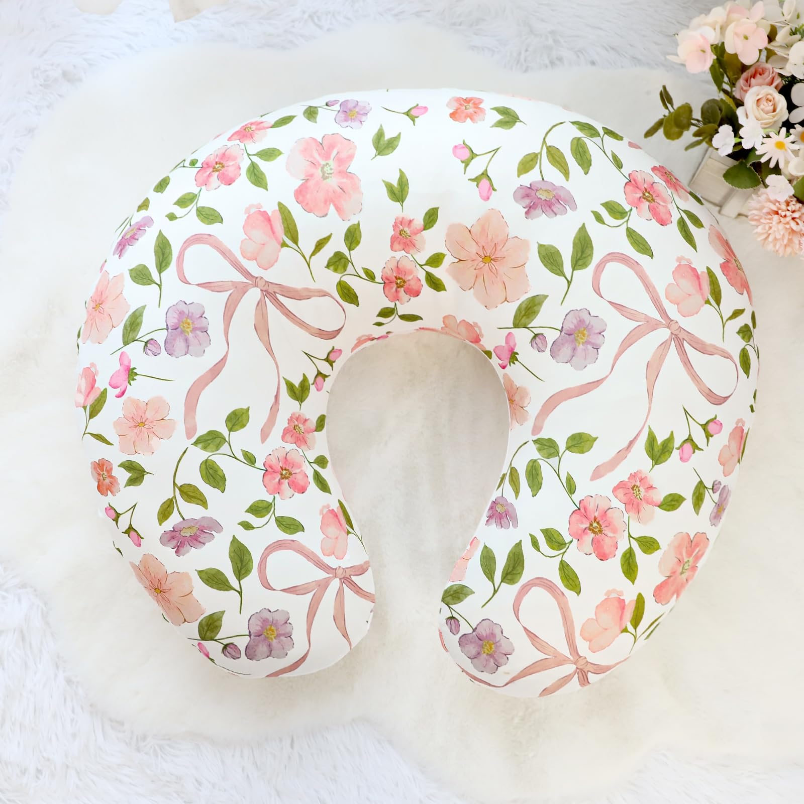 Tanofar nursery-ready cover adds fashion-forward flair to your feeding setup