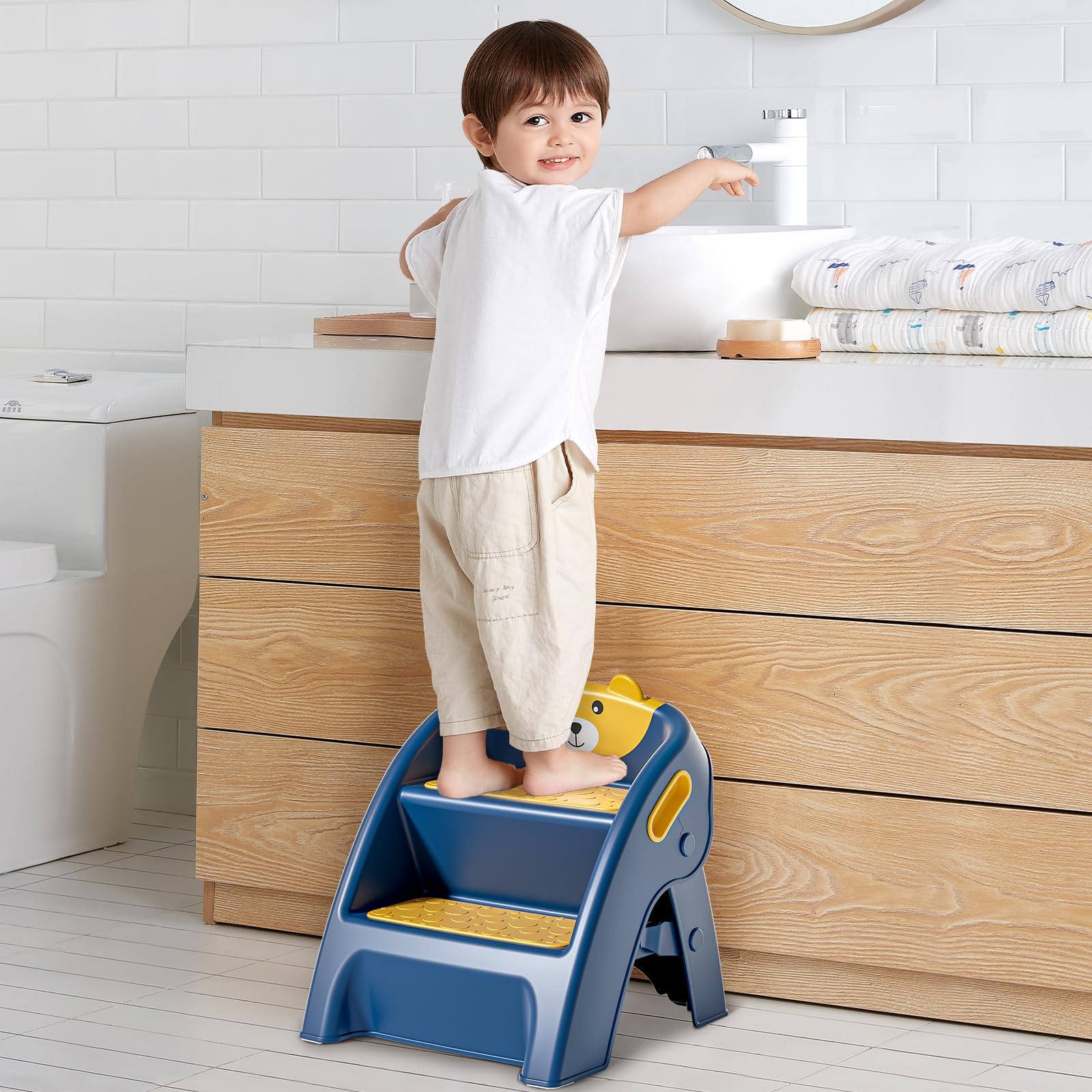 Tavlshero side handles offer easy transport between rooms.