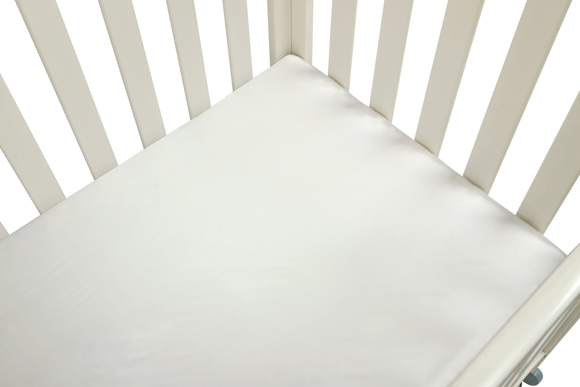 Tcmyyund fits standard 32x19 inch bassinets for versatile use.