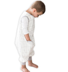 Tealbee Dreamsuit with feet design for secure toddler sleep in crib