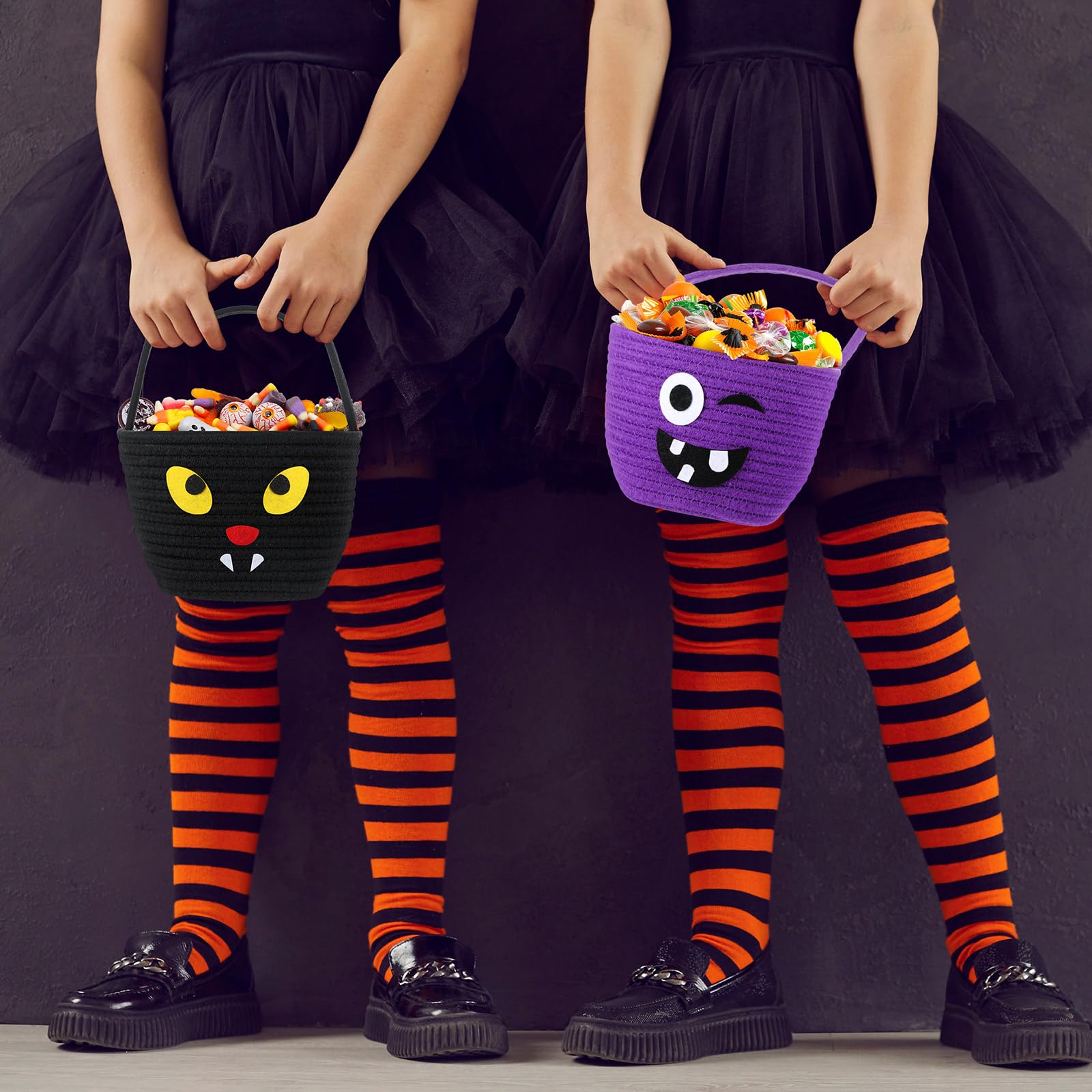 Teenyyou Halloween basket with pumpkin motif, a cheerful decor and gift option.