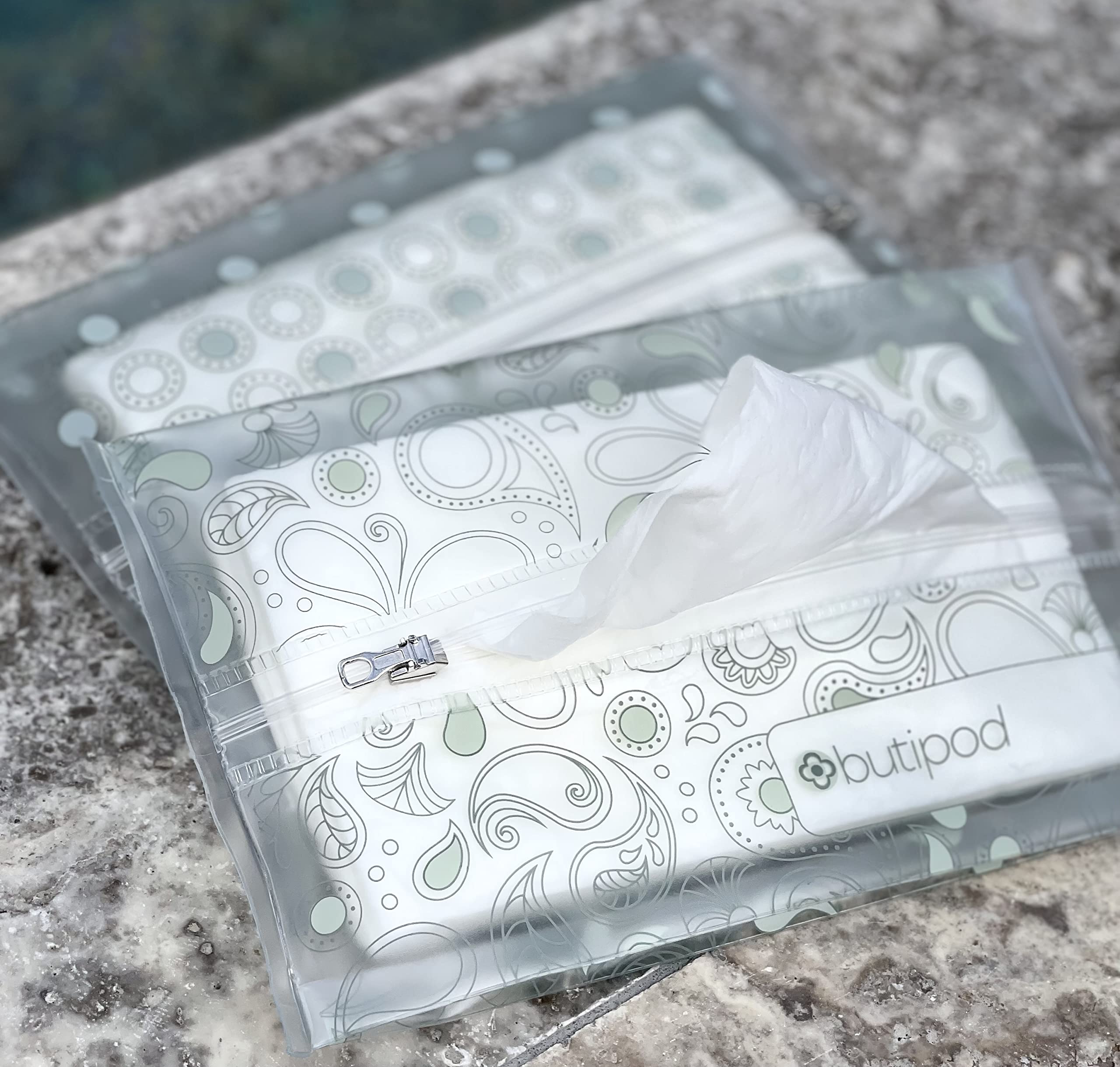 Eco-friendly reusable solution reduces packaging waste during travel.