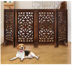 The Wooden Town free-standing four-panel gate, foldable for flexible room layout.