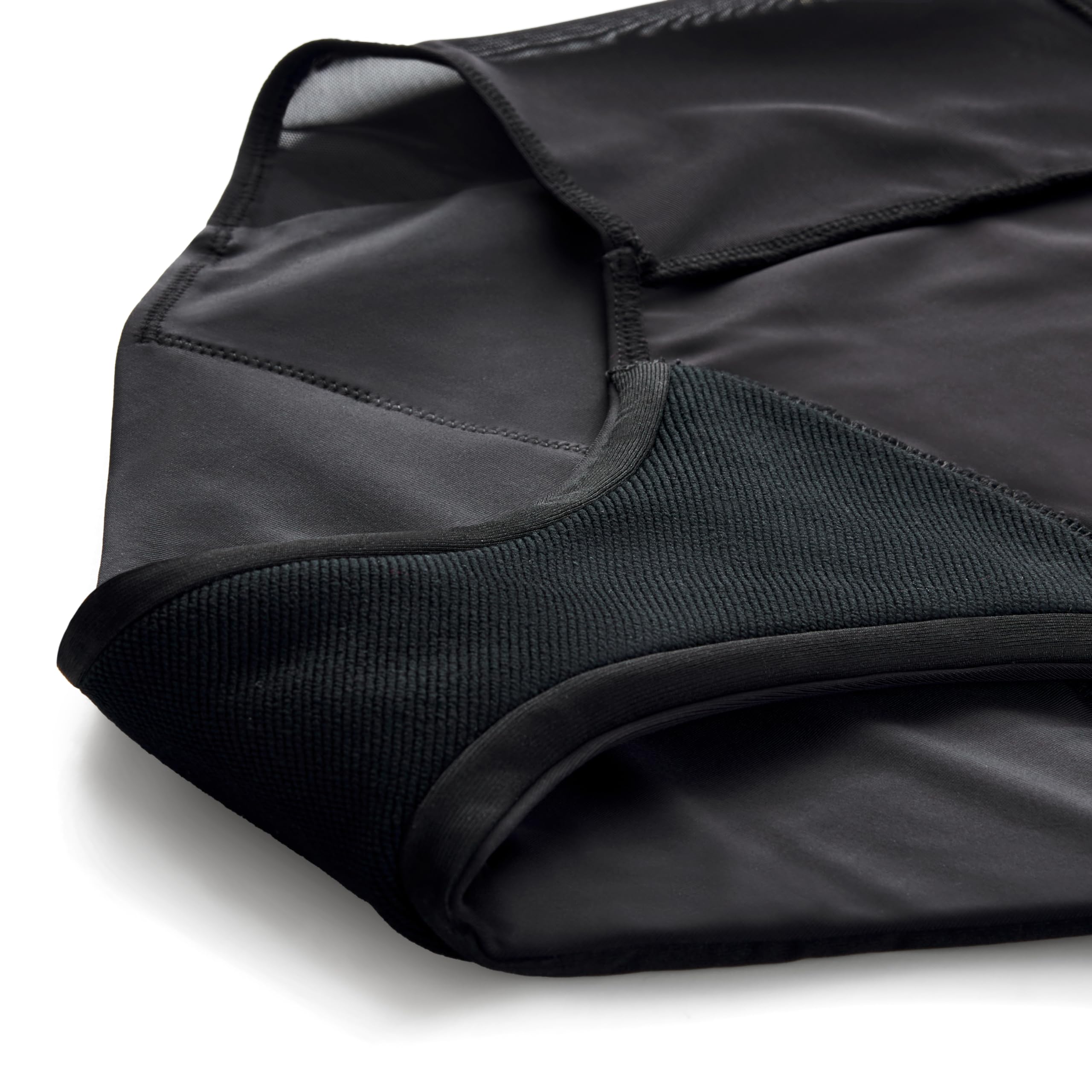 Thinx leakproof barrier demonstrates 12-hour all-day protection feature.