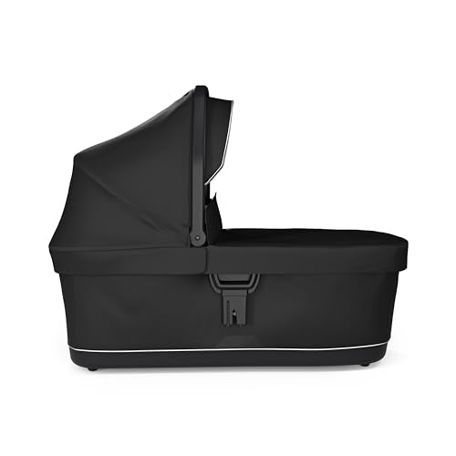 Removable perforated mattress in Thule bassinet for easy washing