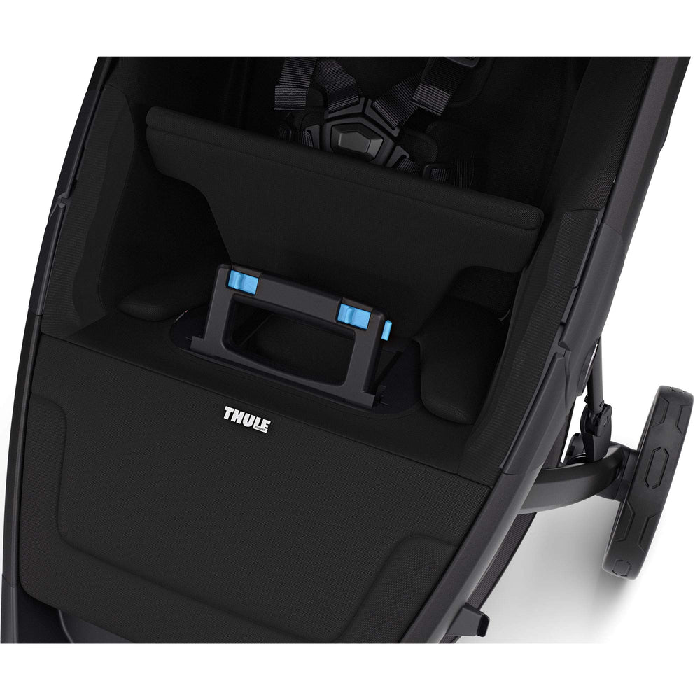 Thule Spring one-hand-fold enables quick collapse with a child