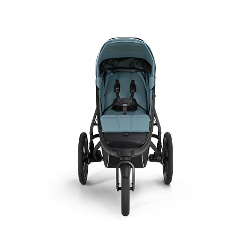 Thule Urban Glide 3 rear wheels provide smooth movement on uneven surfaces.