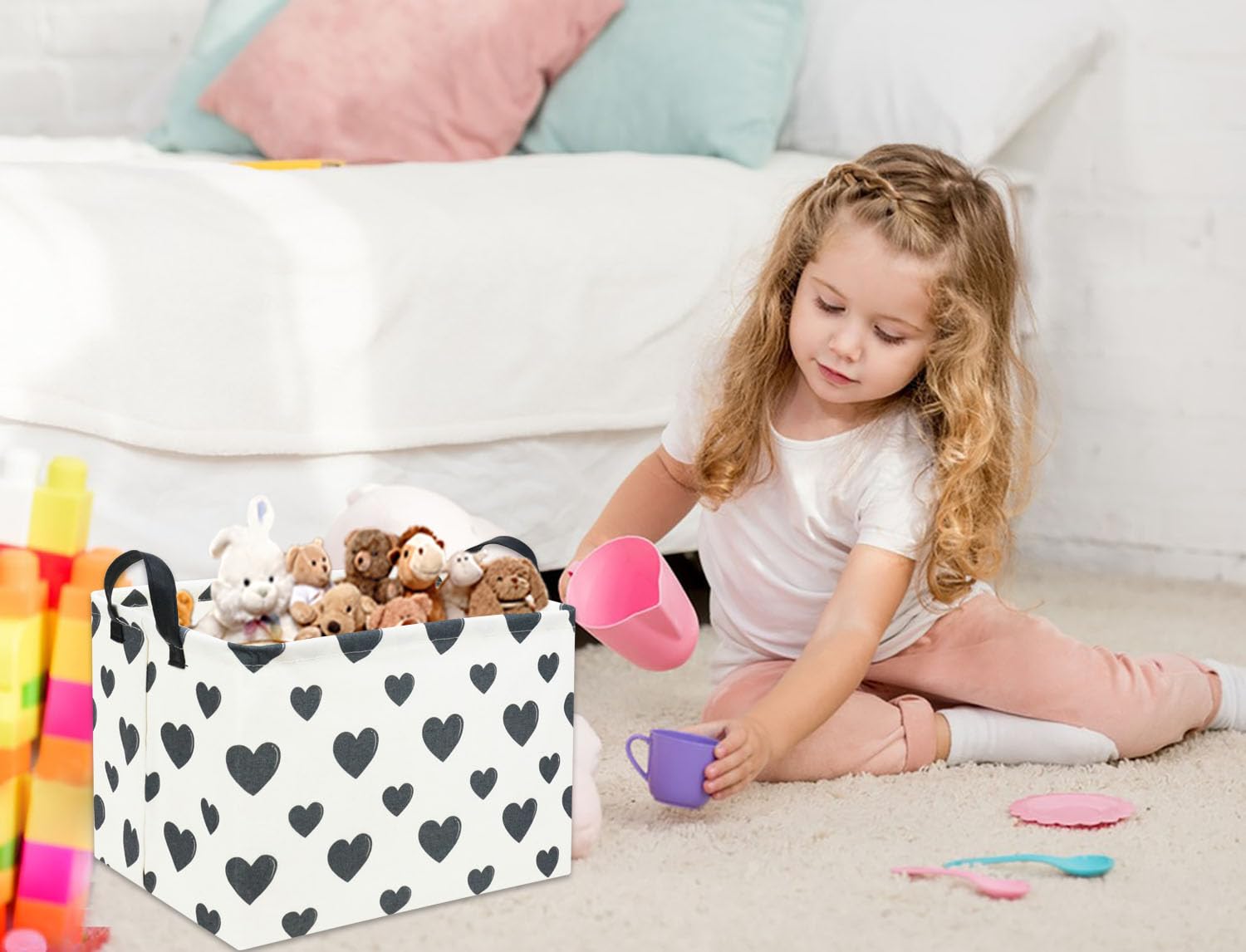 TIBAOLOVER Collapsible design helps tuck away the bin when not in use.