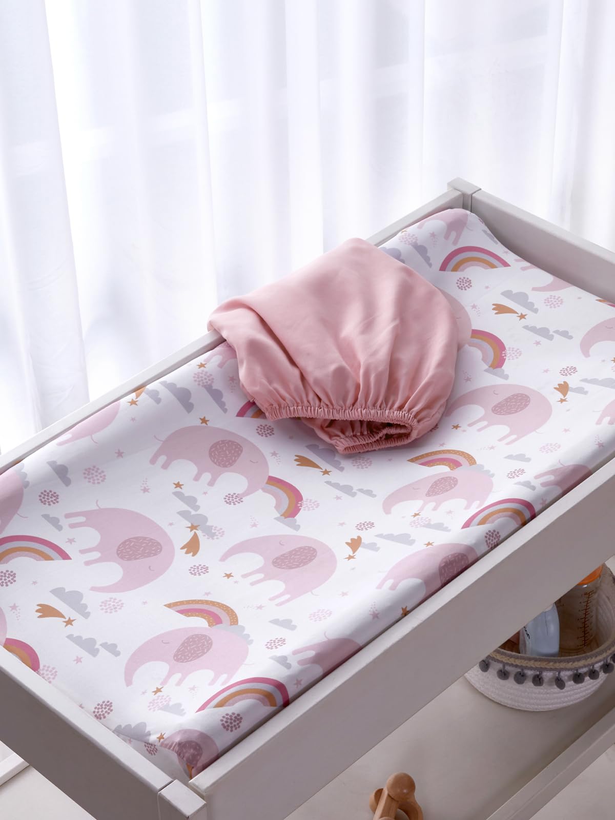 TILLYOU changing pad cover makes a thoughtful baby gift for new parents.