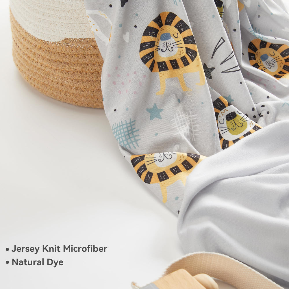 TILLYOU changing pad cover in grey fabric keeps nursery calm and clean.