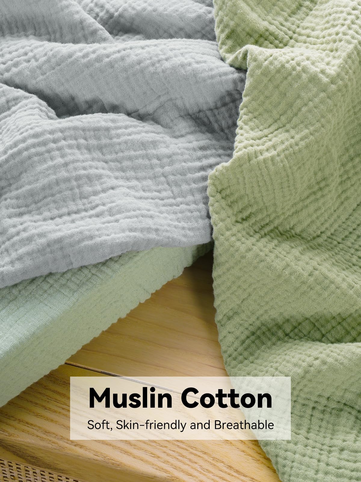 TILLYOU muslin bassinet sheet with snug-fit shown on bassinet mattress.