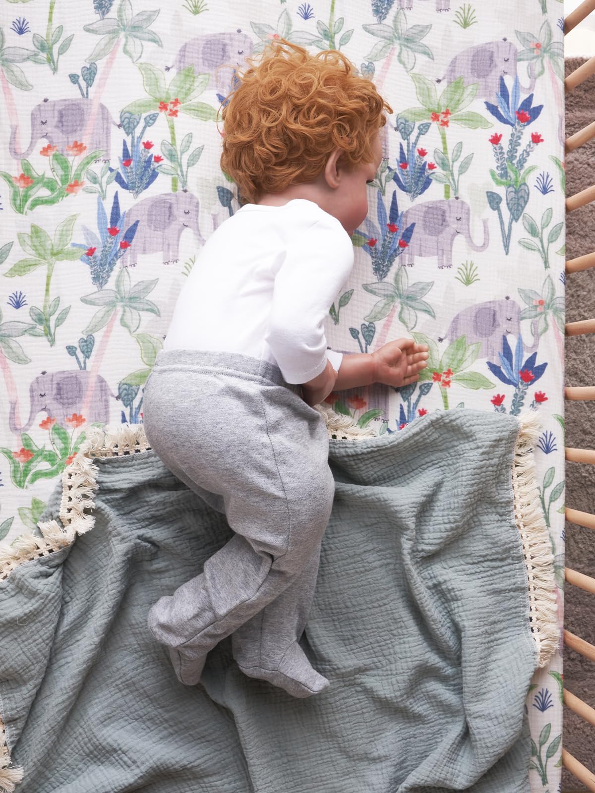 TILLYOU soft breathable cotton muslin sheet feels gentle on skin.