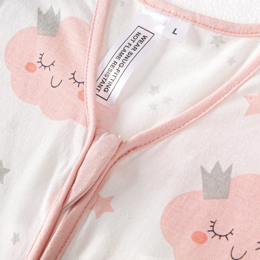 TILLYOU size M 6-12m sleep sack supports growing babies.