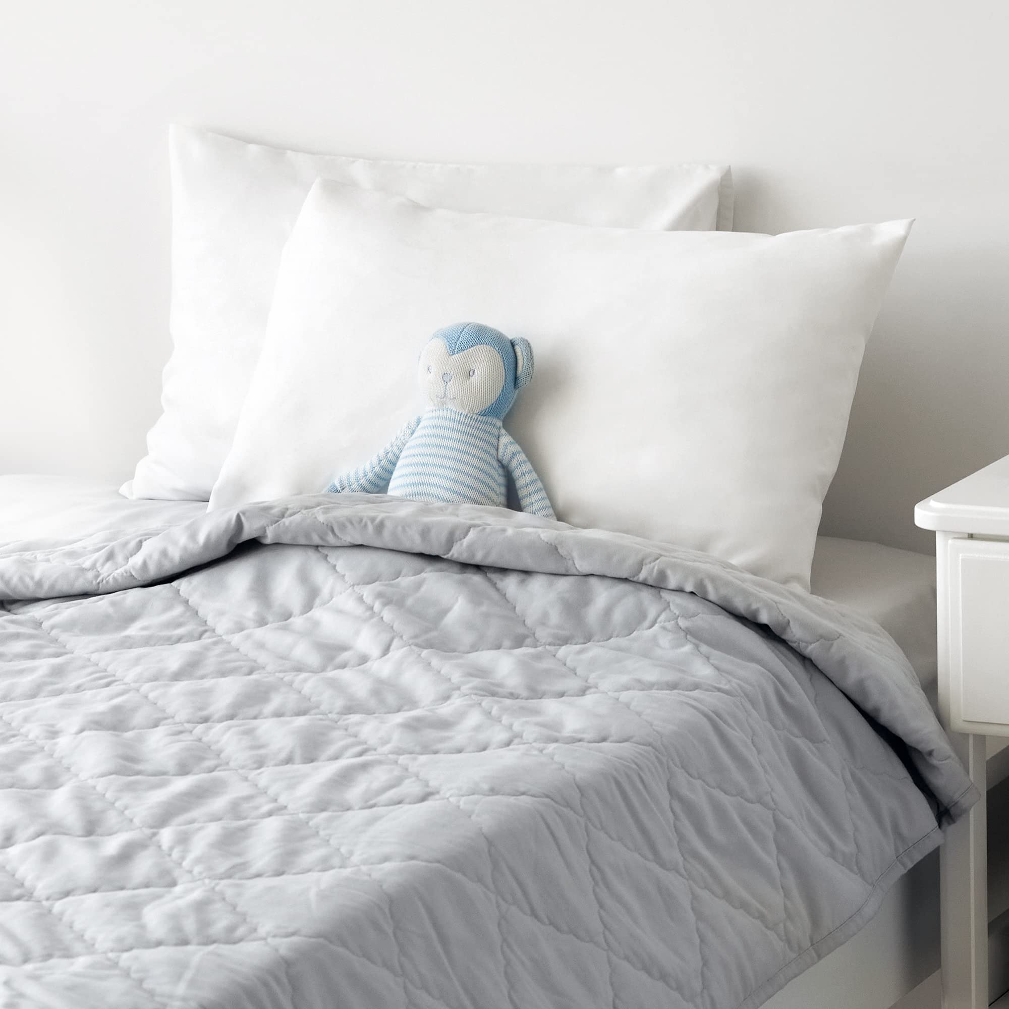TILLYOU pure-white pillowcase for clean minimalist look