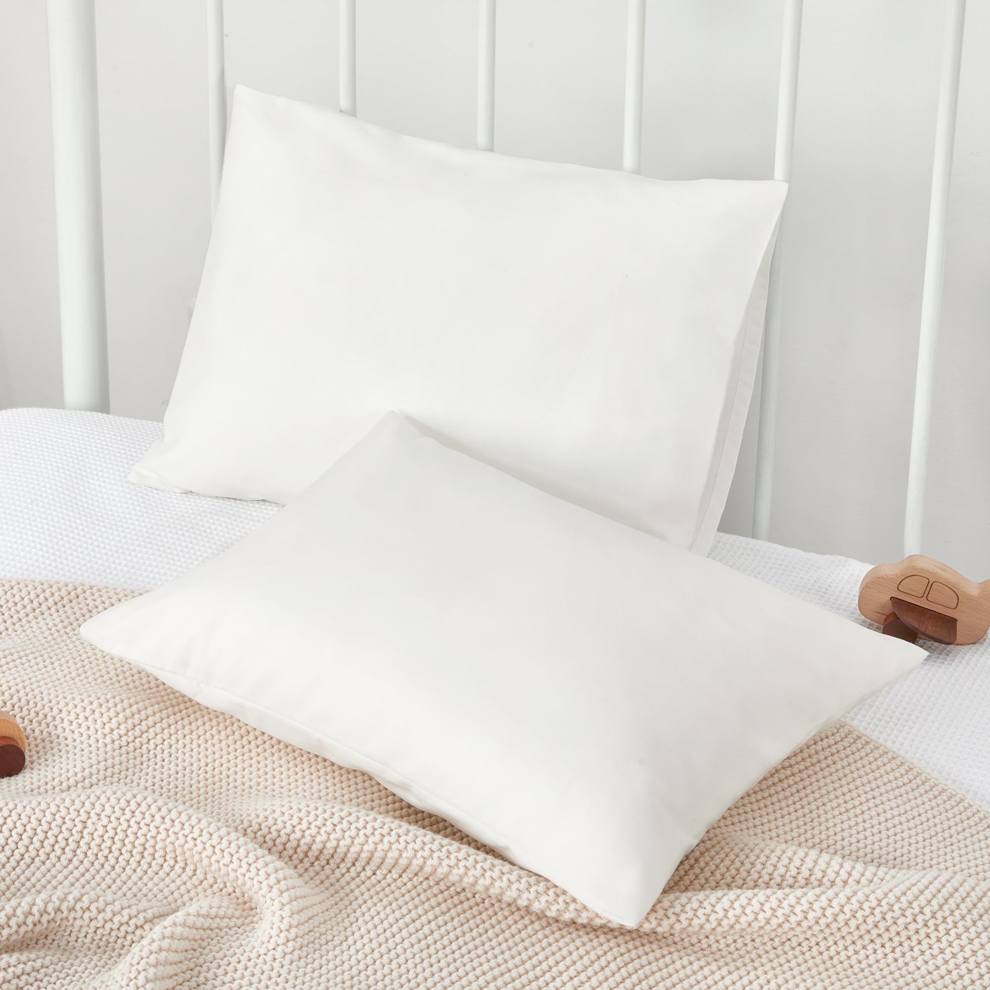 TILLYOU travel-friendly pillowcase keeps bedding tidy on trips