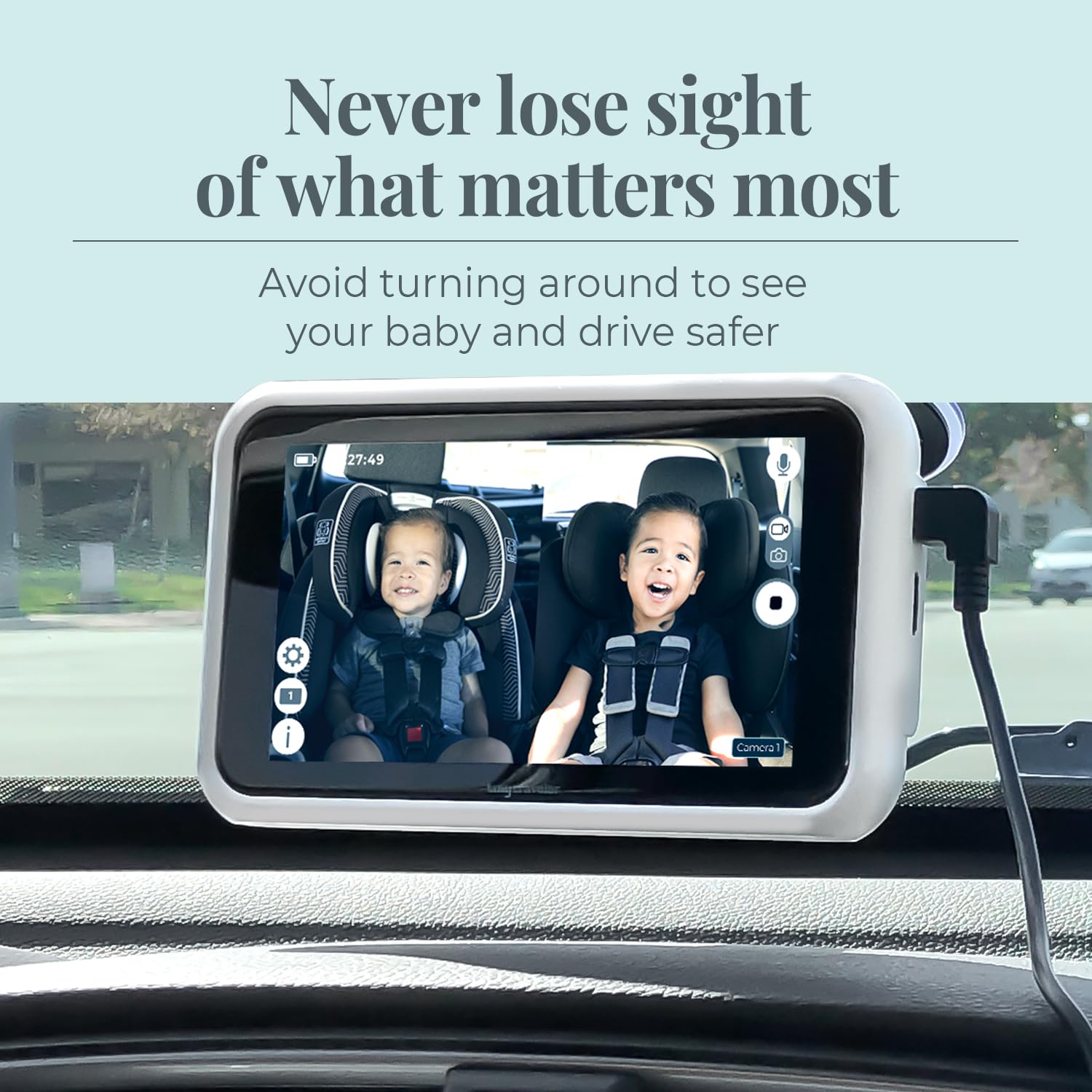 Tiny Traveler 5-inch touch screen shows split-screen live feeds for quick checks.