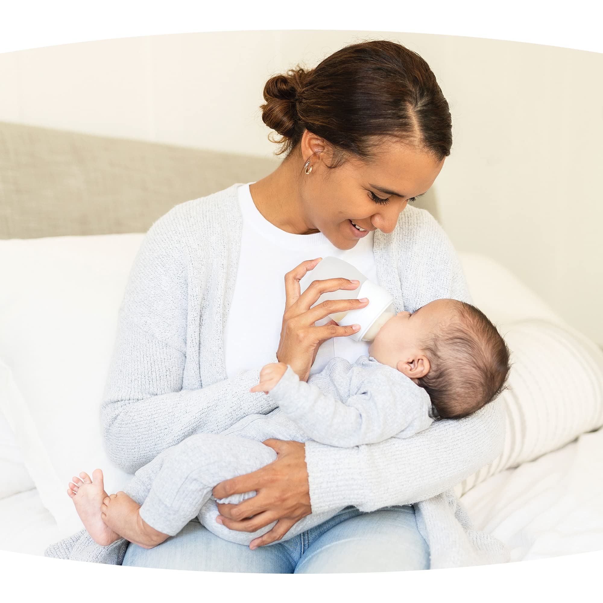 Tiny Twinkle bottle aids transition to formula with natural latch