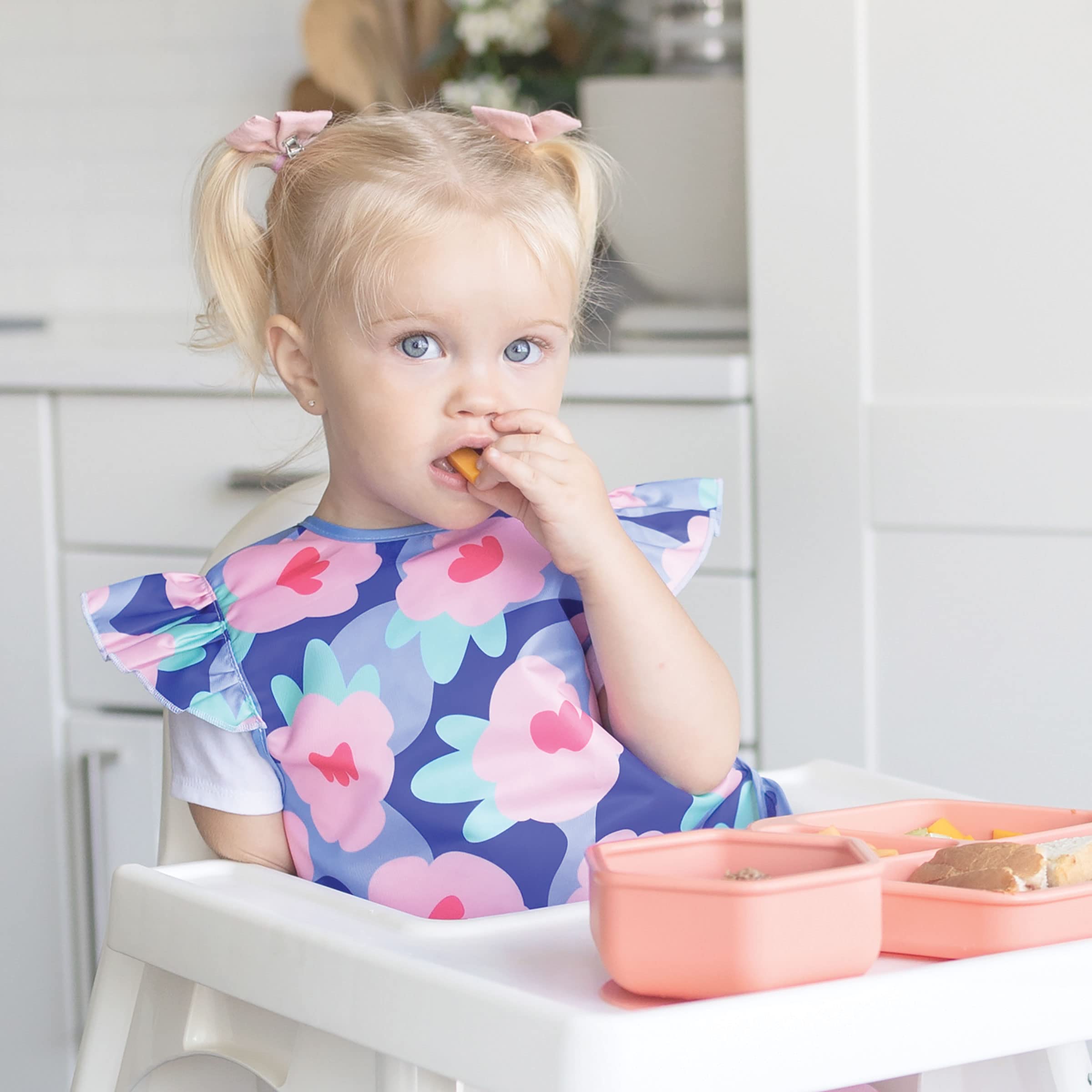 Tiny Twinkle machine-washable bib ready for quick refresh after meals.