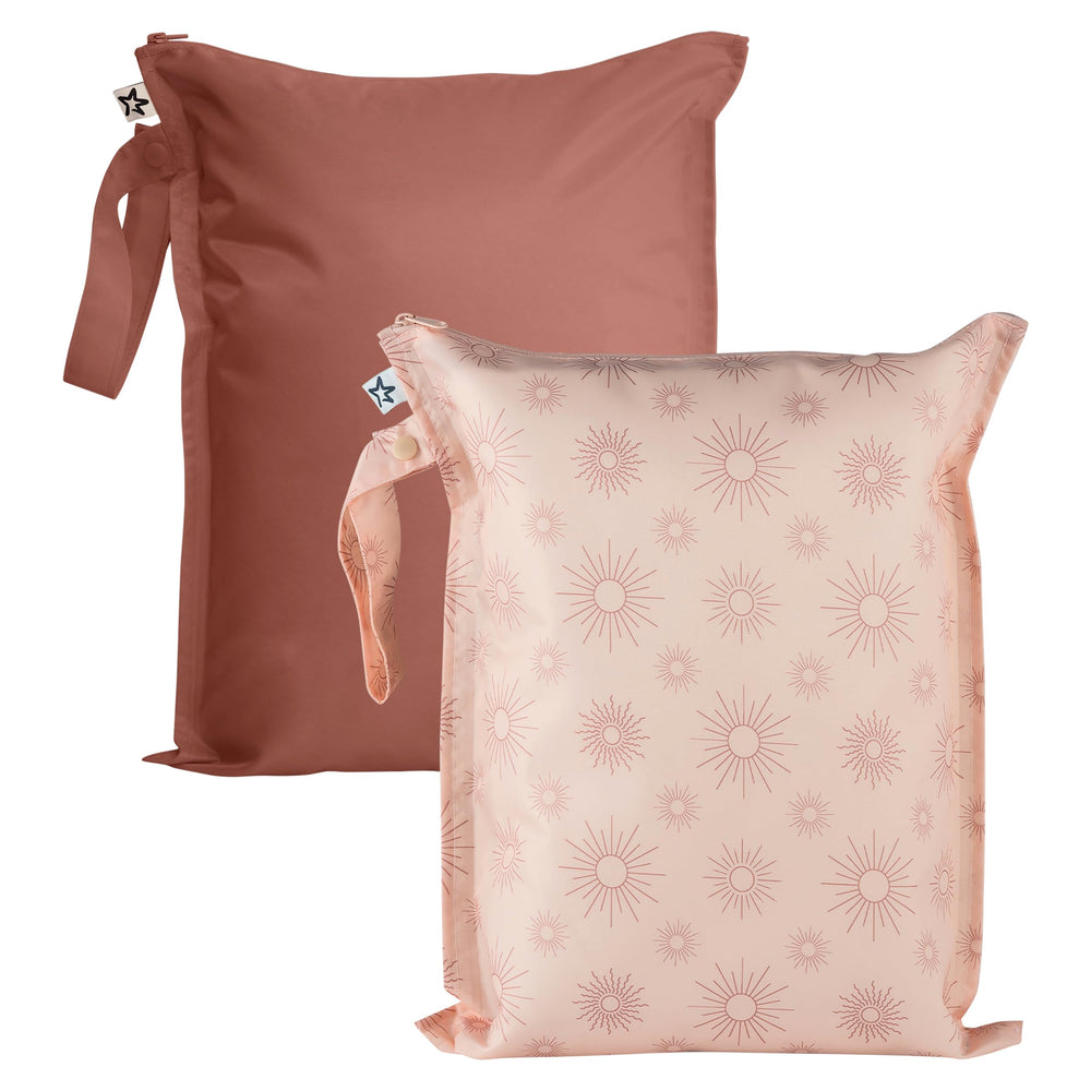 Tiny Twinkle Mess-Proof Wet Bags packshot showing organized wet and dry items.