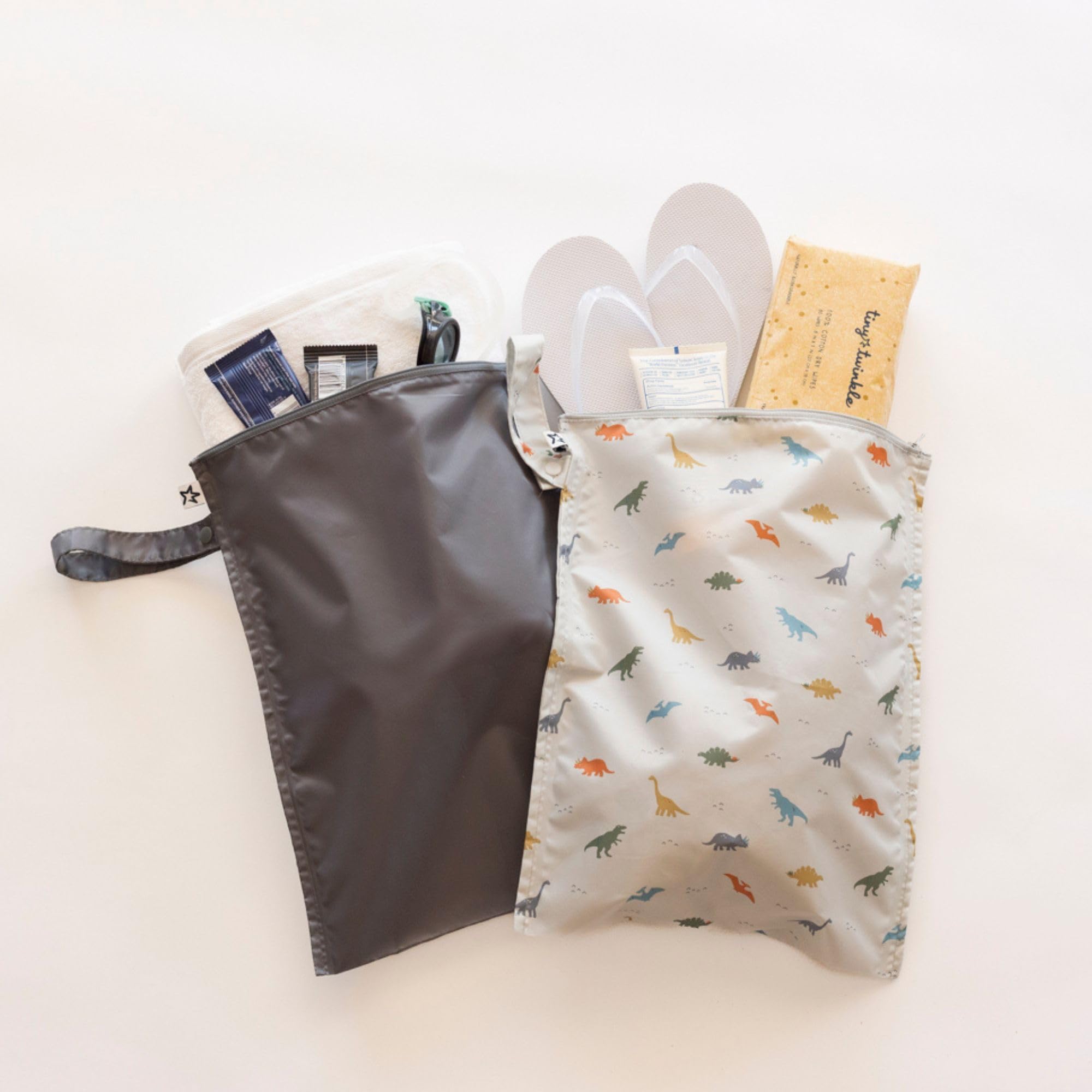 Tiny Twinkle Mess Proof Wet Bag features OEKO-TEX-certified fabric for safety.