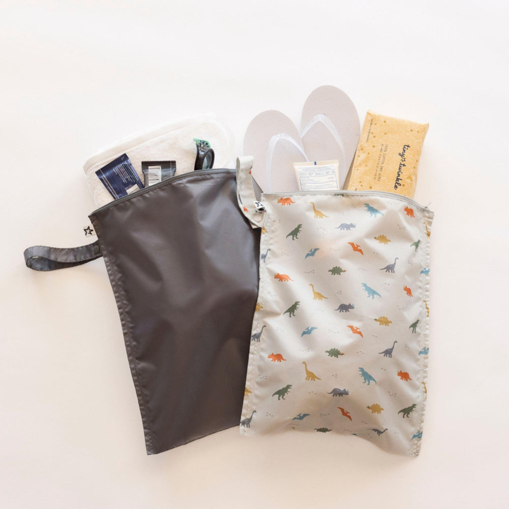 Tiny Twinkle Mess Proof Wet Bag features OEKO-TEX-certified fabric for safety.