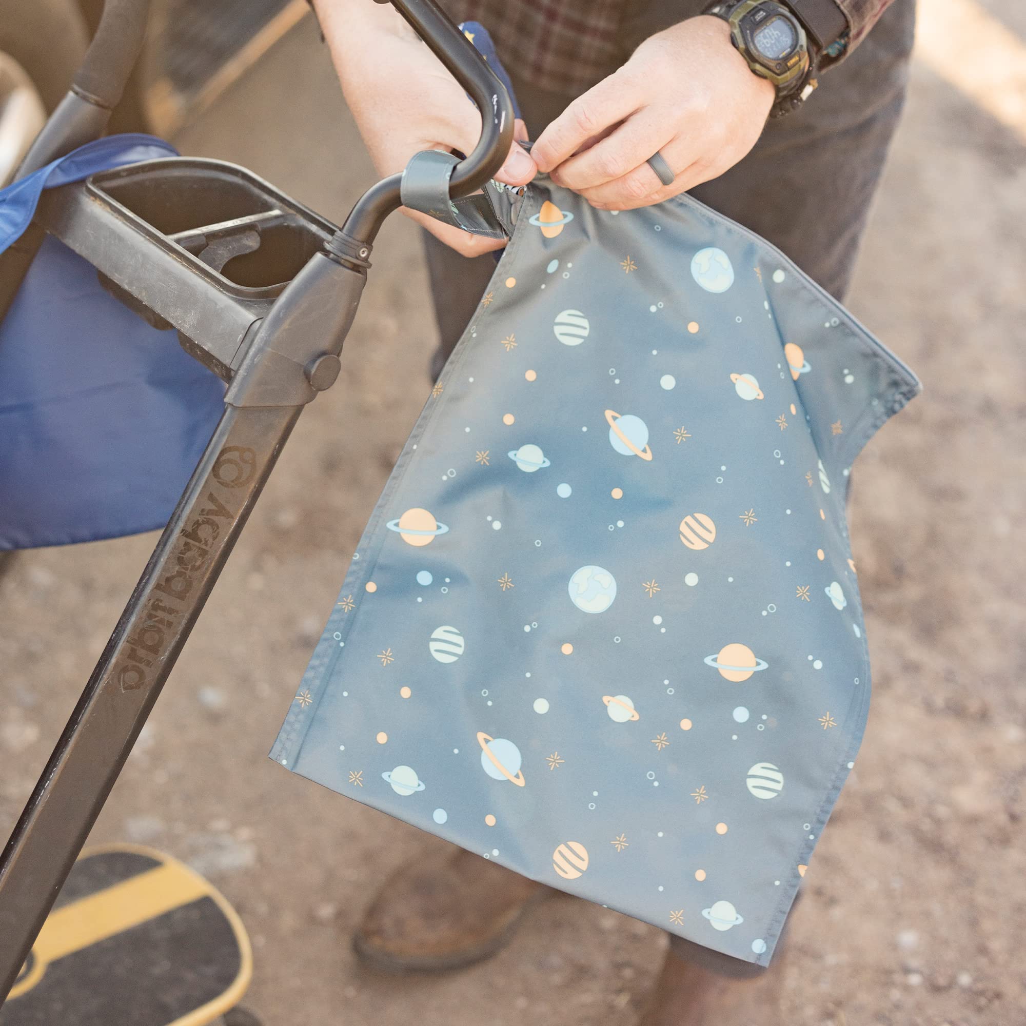 Quick-dry fabric delivers fast cleanup after outings.